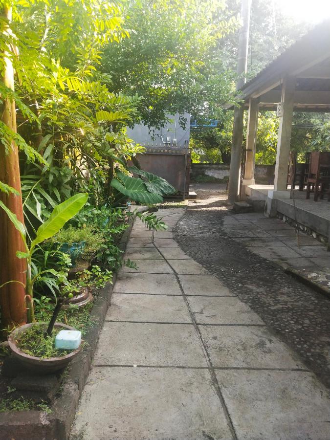 Santa Fe Homestay & Warong Amed Kültér fotó